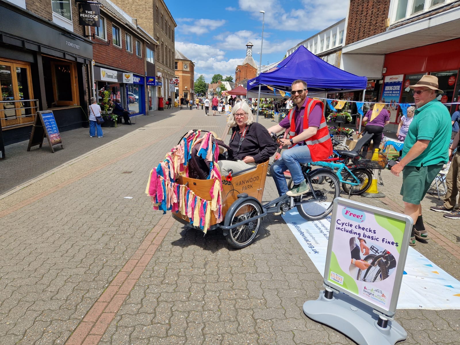 Alison Bagley in ecargo bike Kettfest.