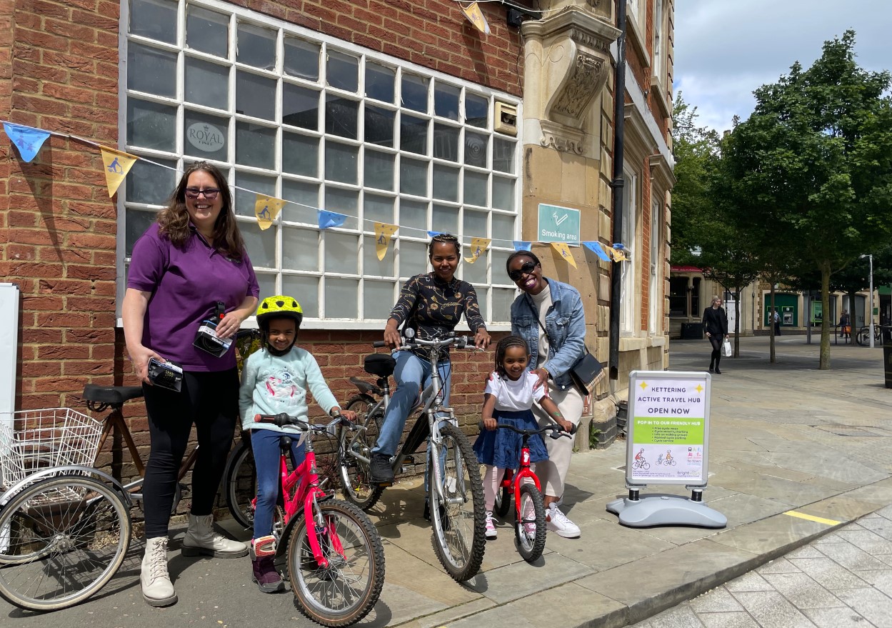 Cycle Lingo family cycle gifting.