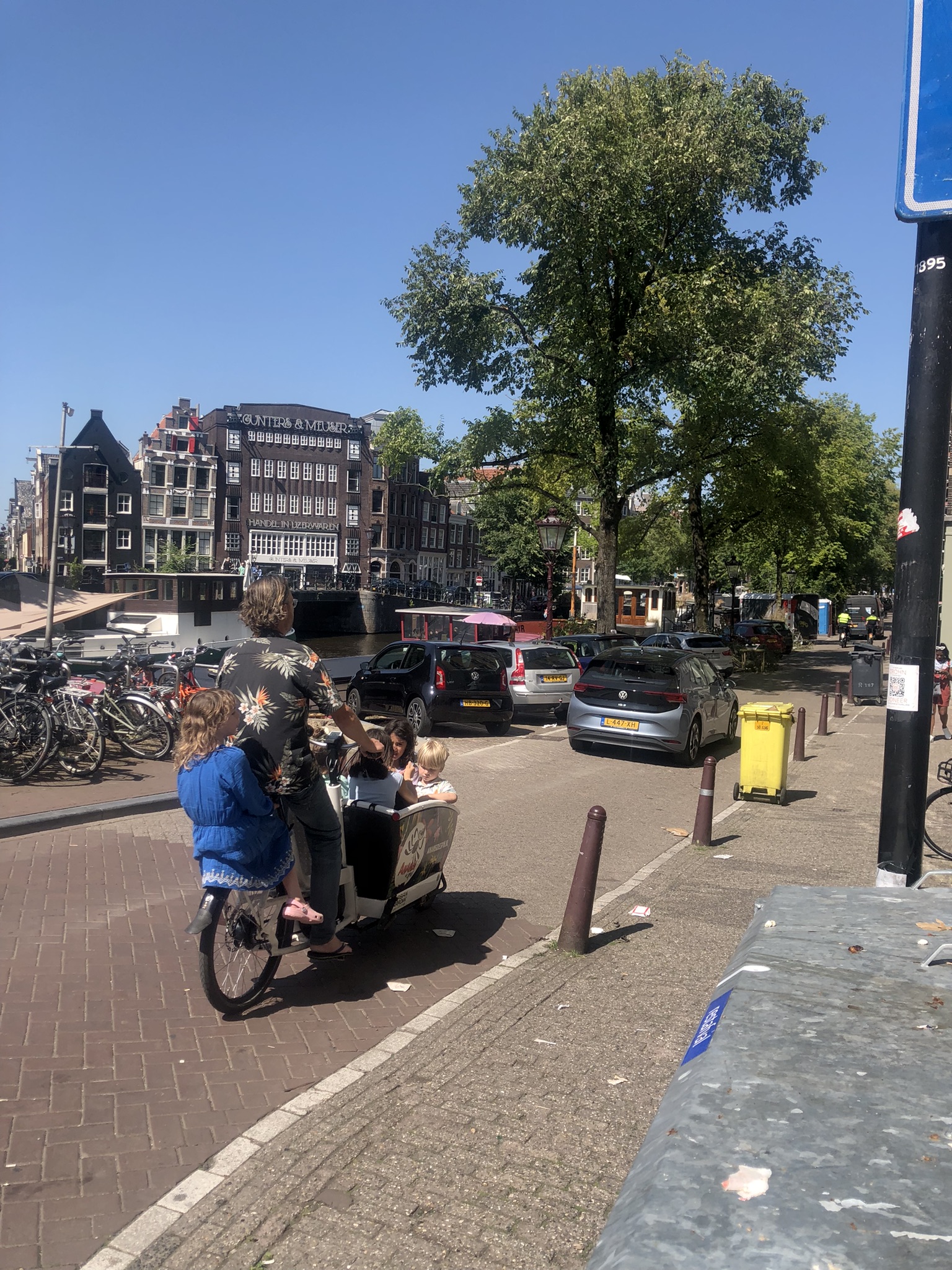 Cargo bike with children in Amsterdam 