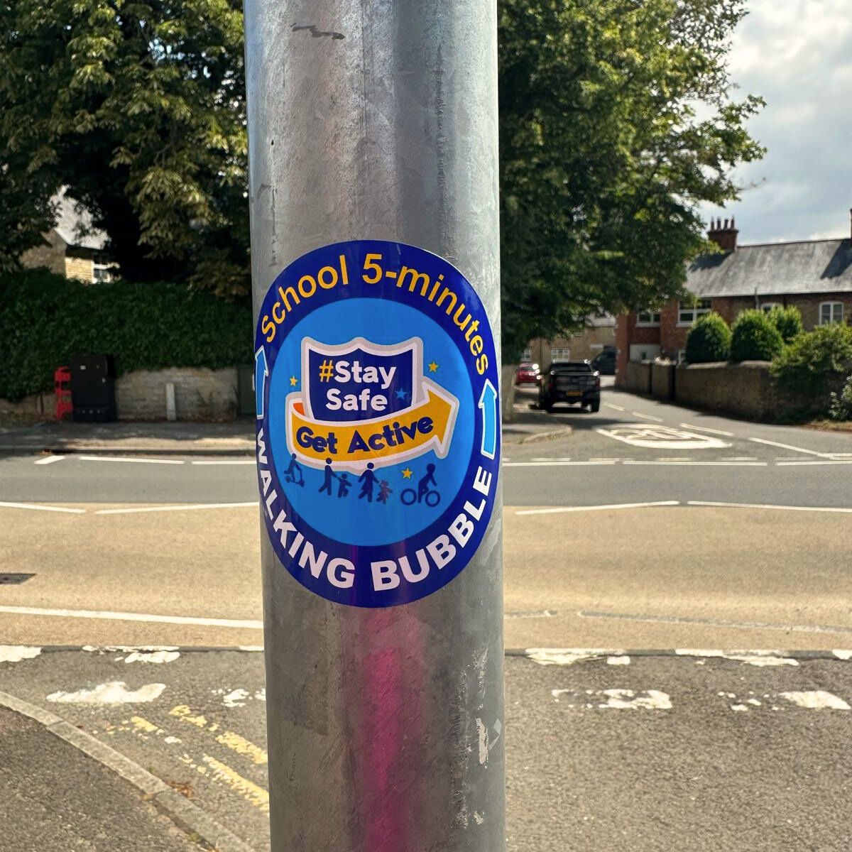Walking Bubble School 5 Minutes Lamp Post Sticker